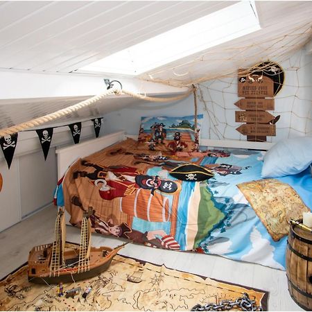 "Le Pirate Beneze"Gite Insolite,Situation Ideale,Accueil Attentionne Trizay Exterior foto